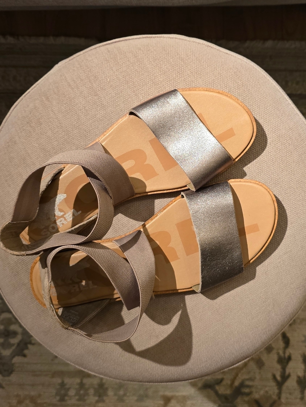Sorel Ella Sandals Womens 8 Metallic Elastic Strap Comfort Flat Summer